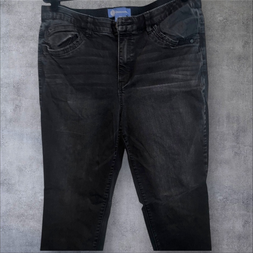 Democracy Women's Black Ankle Jeans - Picture 3 of 5